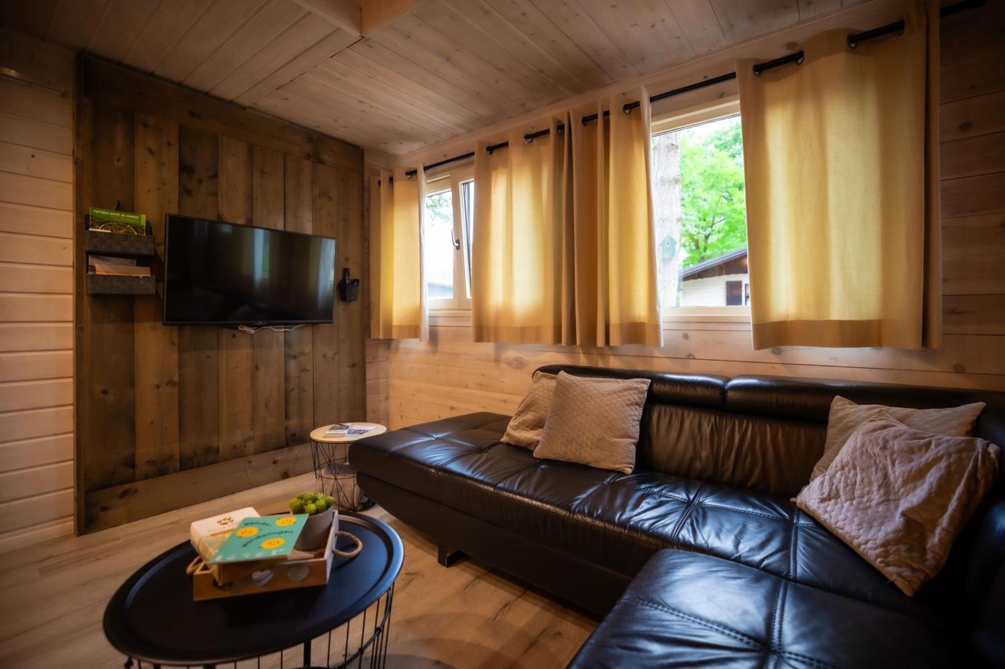Chalet De Bosuil ซูเทนดาล ภายนอก รูปภาพ